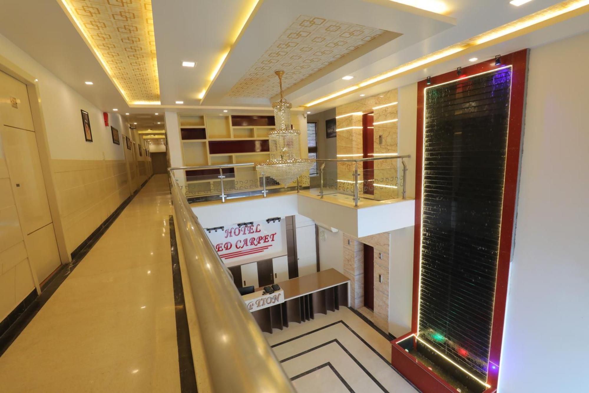 Hotel Red Carpet Tājganj Exterior photo