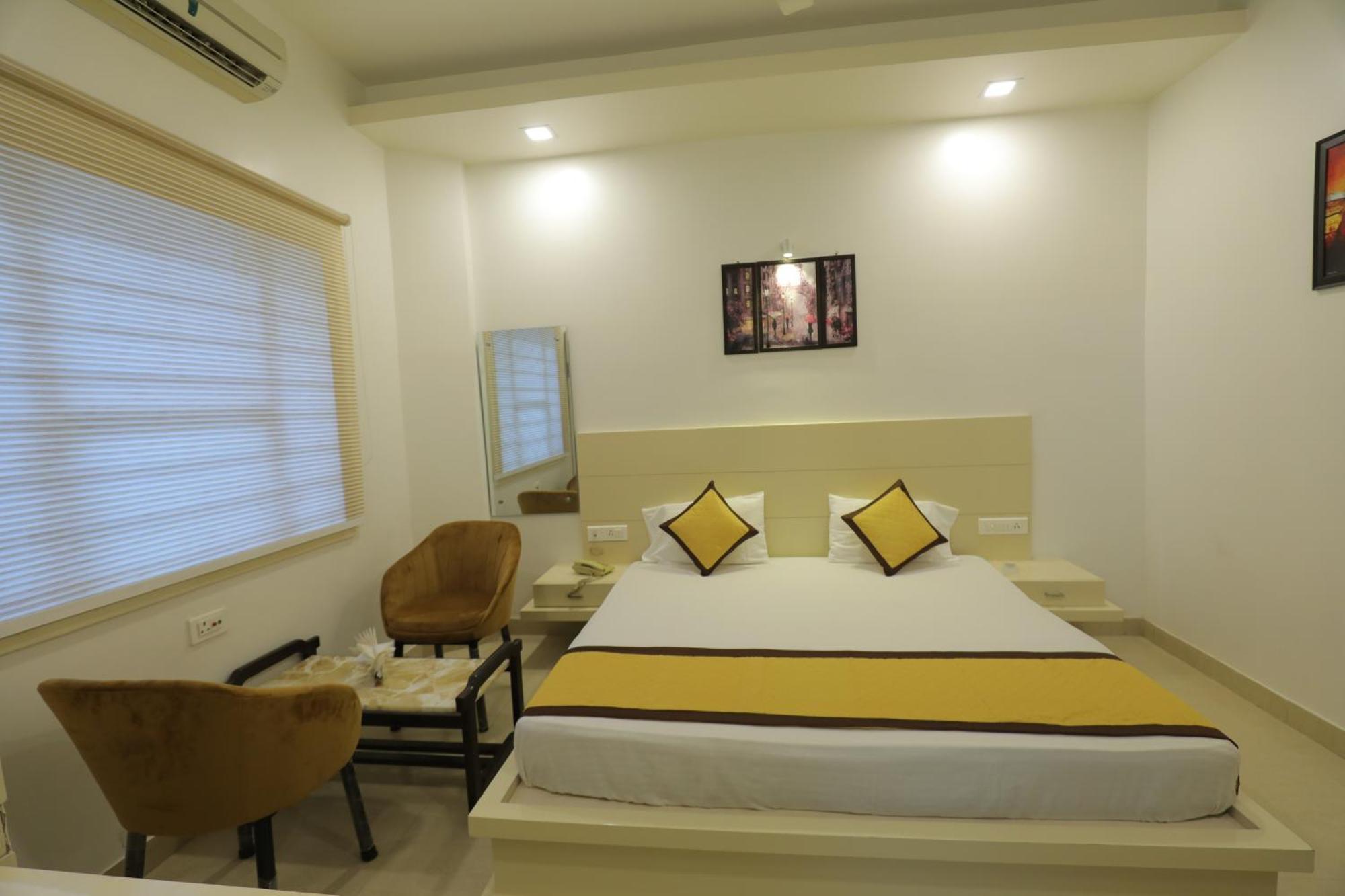 Hotel Red Carpet Tājganj Exterior photo