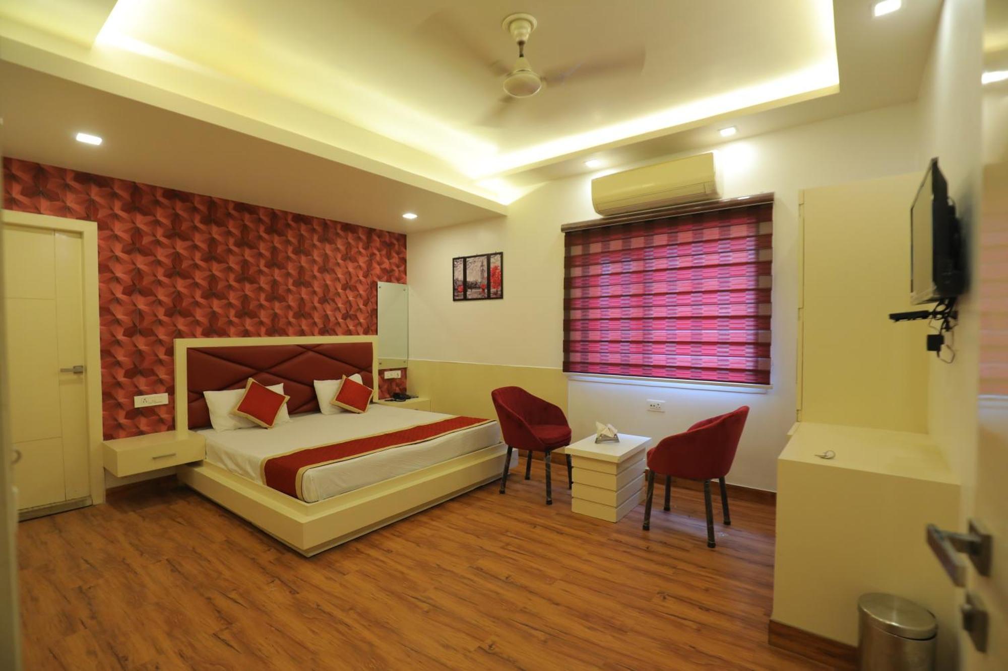 Hotel Red Carpet Tājganj Exterior photo