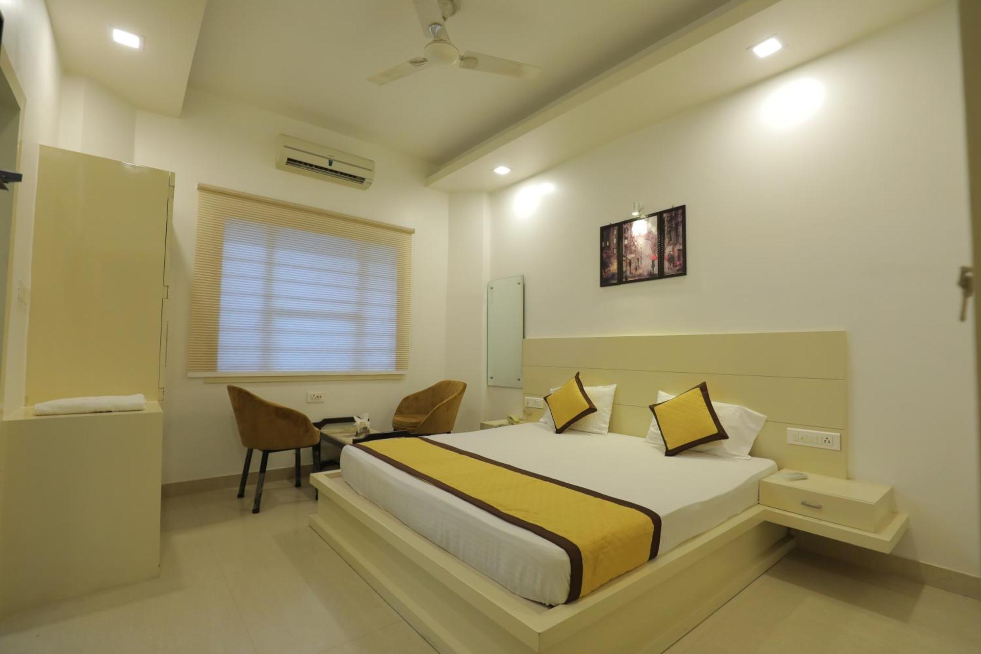 Hotel Red Carpet Tājganj Exterior photo