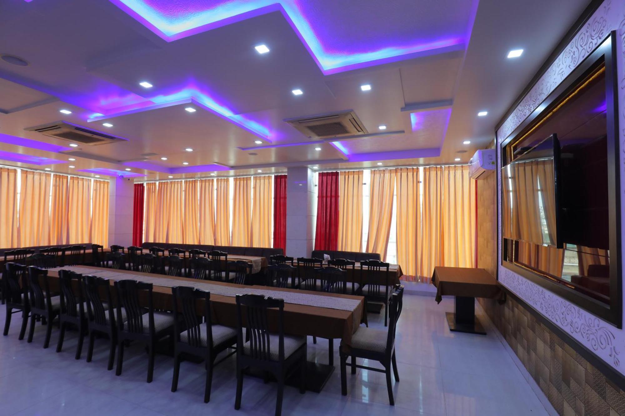 Hotel Red Carpet Tājganj Exterior photo
