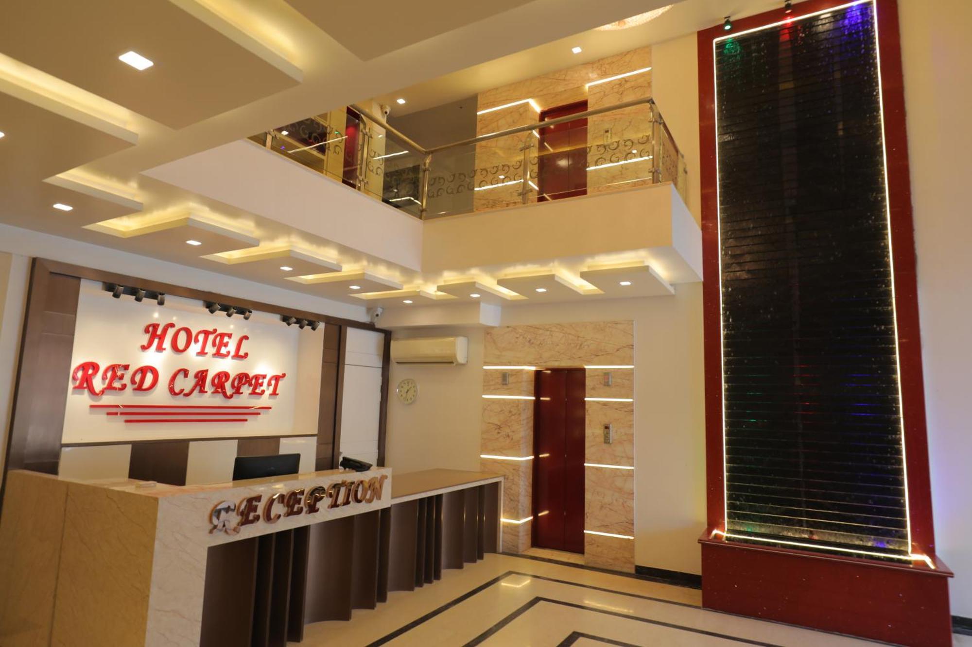 Hotel Red Carpet Tājganj Exterior photo